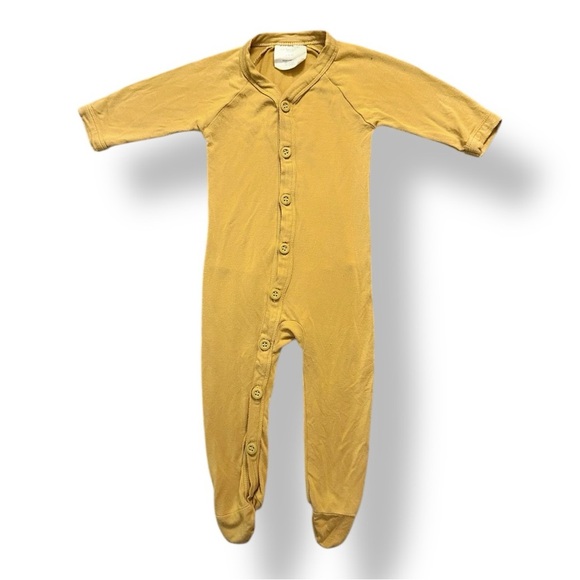 kate quinn | Button Down Footed Sleeper (3-6 mos) 💛 - Picture 1 of 4